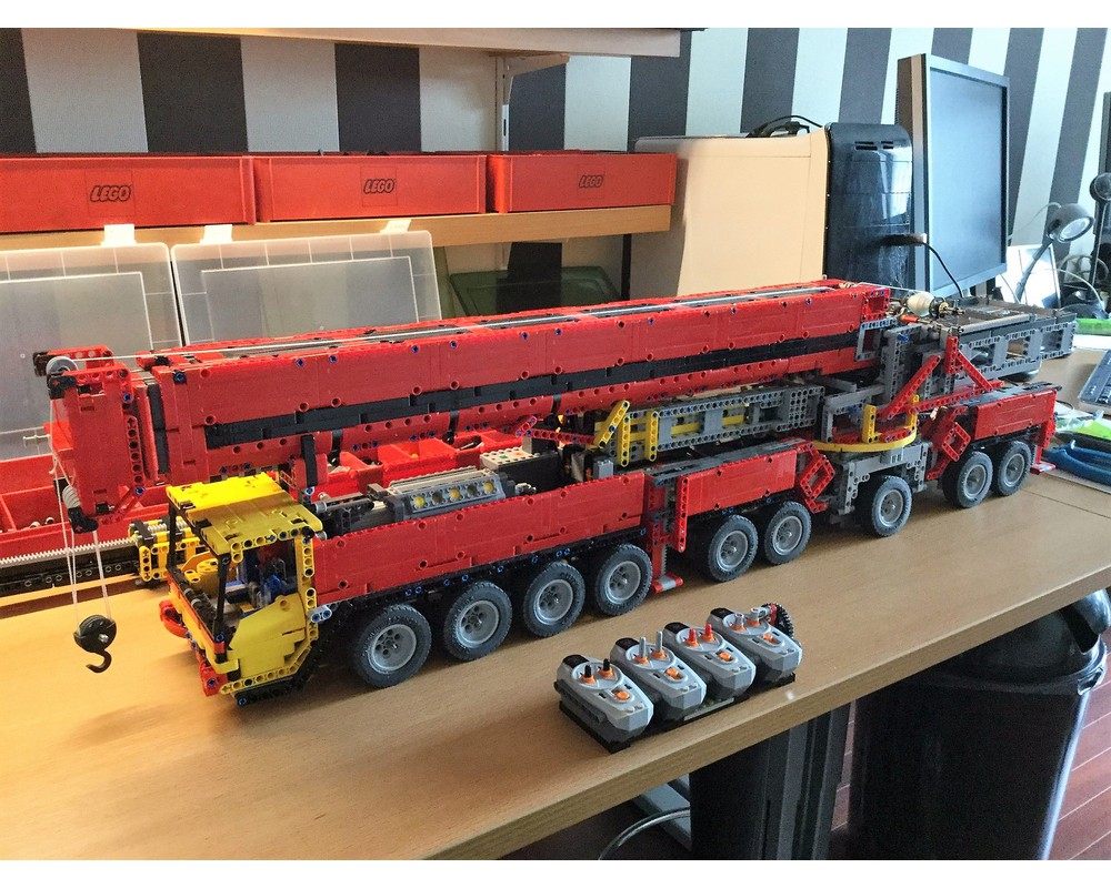 MOC 7909 Crane Undercarriage Designed By peteria