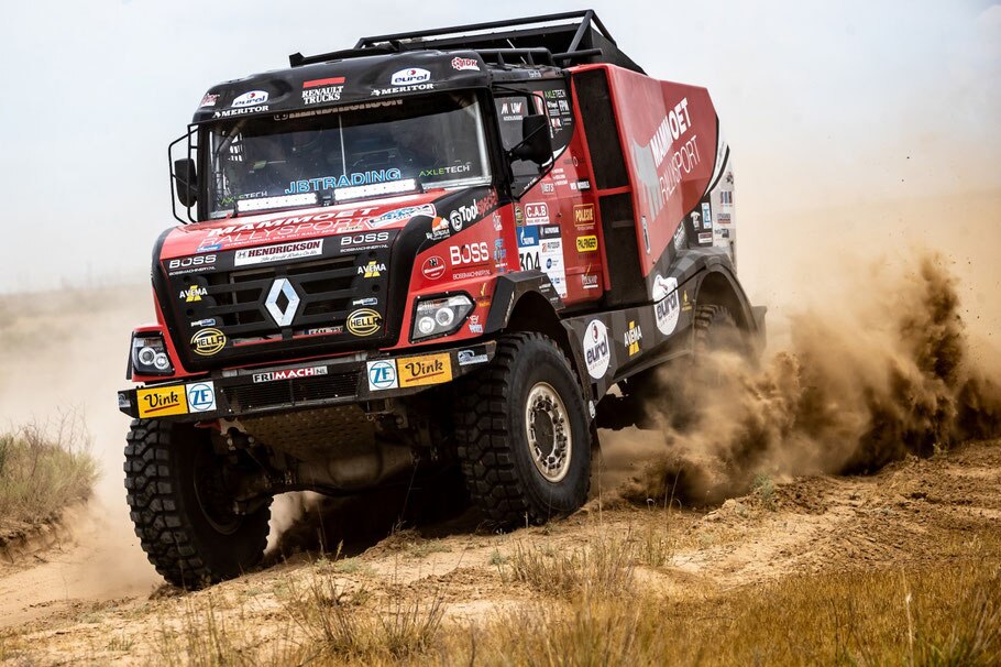 MOC 34665 Renault Dakar Rally Truck Designed By marthart