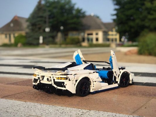 MOC 17698 Lamborghini Aventador SVJ Roadster by Loxlego