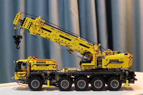 Review MouldKing 13107 Ultimate 42009 Mobile Crane MK Compatible MOC 0853