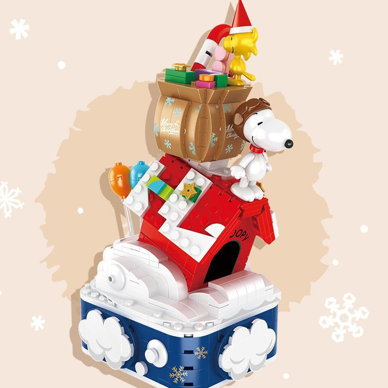 CACO S010 Snoopy Gingerbread House 3